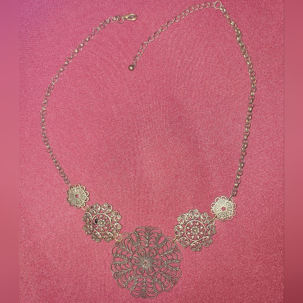 Vintage Gold Beautiful Design necklace